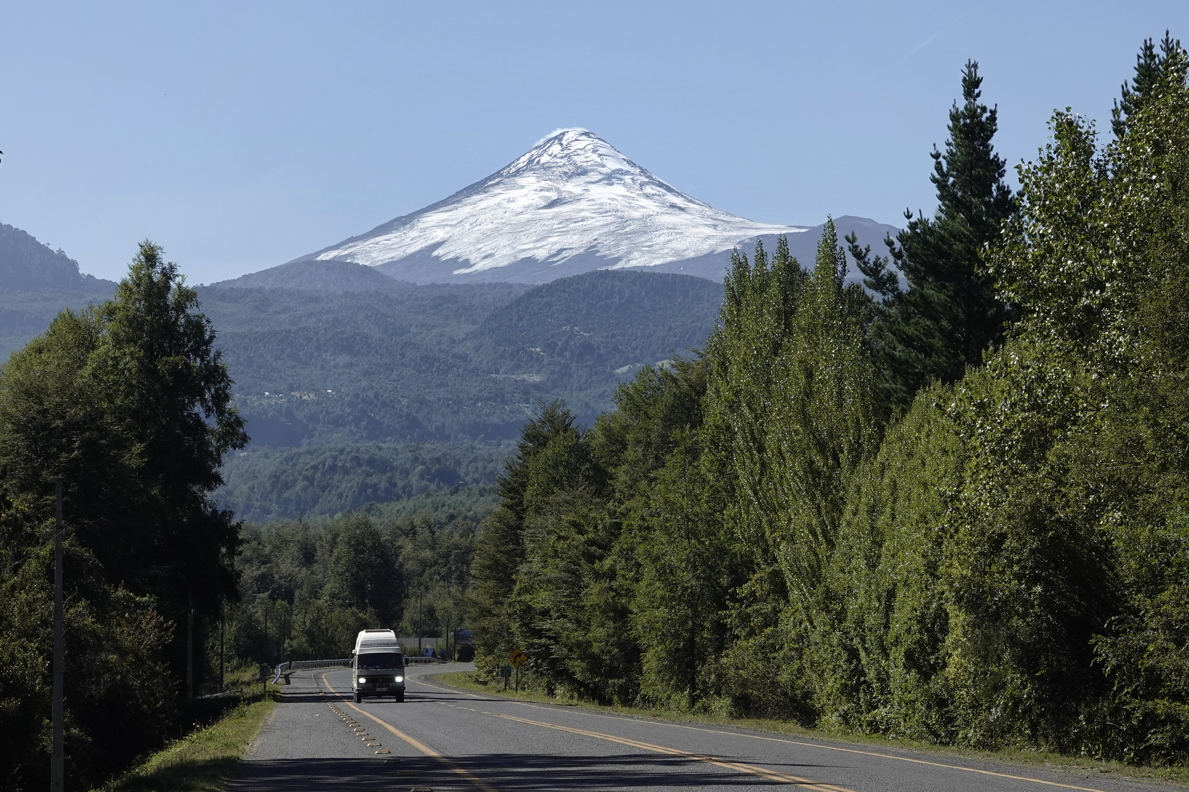 Route forestière vers un volcan